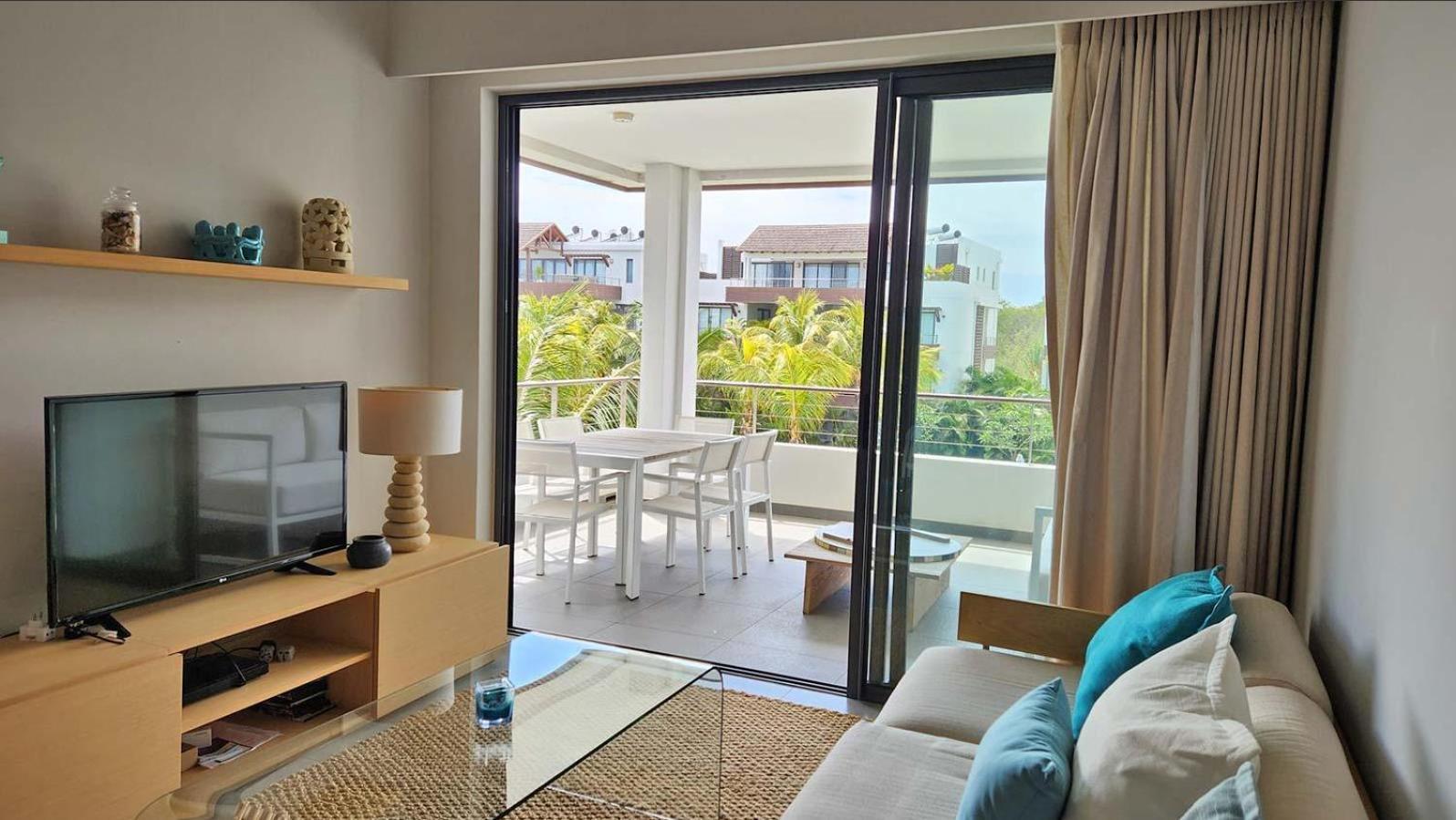 Apartment Le Dauphin Du Lagon Bleu - Plages De Mont Choisy Et De Trou Aux Biches *