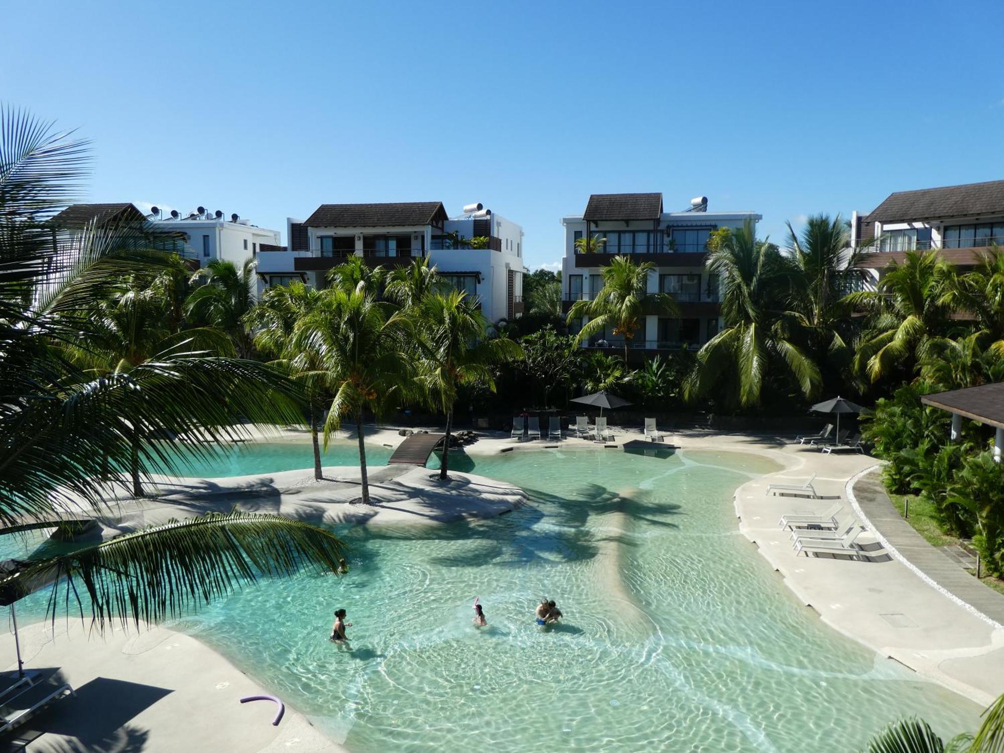 Apartment Le Dauphin Du Lagon Bleu - Plages De Mont Choisy Et De Trou Aux Biches